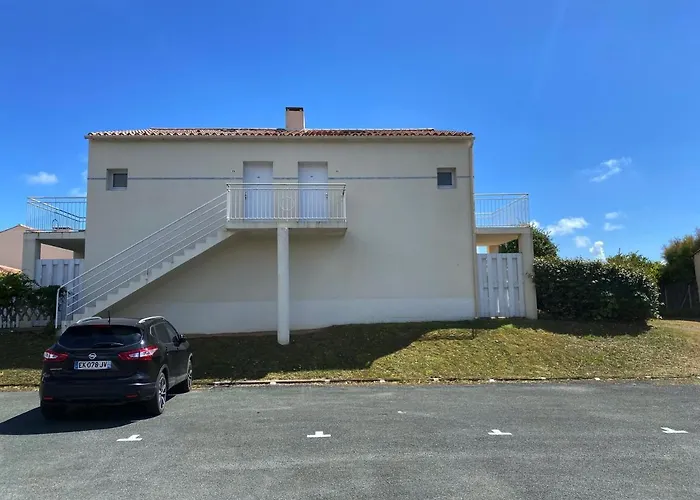 A Deux Pas De La Avec Balcon-terrasse - Fr-1-336-112 Jard-sur-Mer