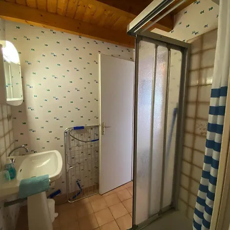 à Deux Pas De La Avec Balcon-terrasse - Fr-1-336-112