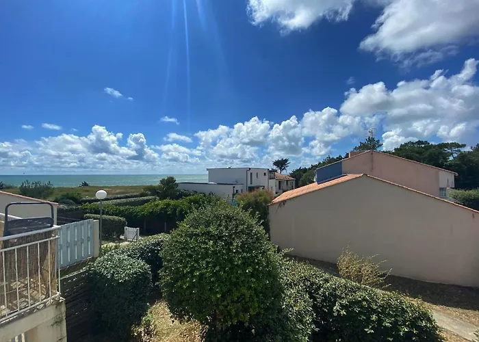 A Deux Pas De La Avec Balcon-terrasse - Fr-1-336-112 *