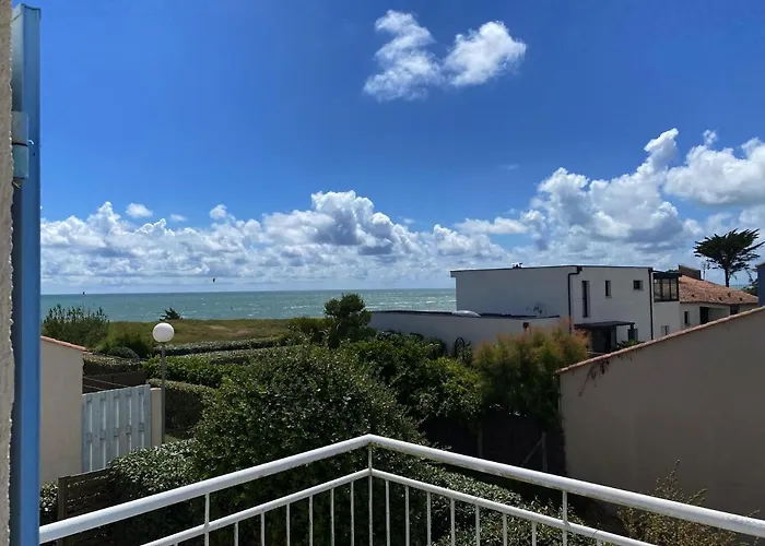 A Deux Pas De La Avec Balcon-terrasse - Fr-1-336-112 *